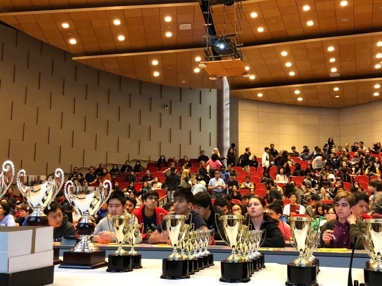 trophy_audience1.jpg