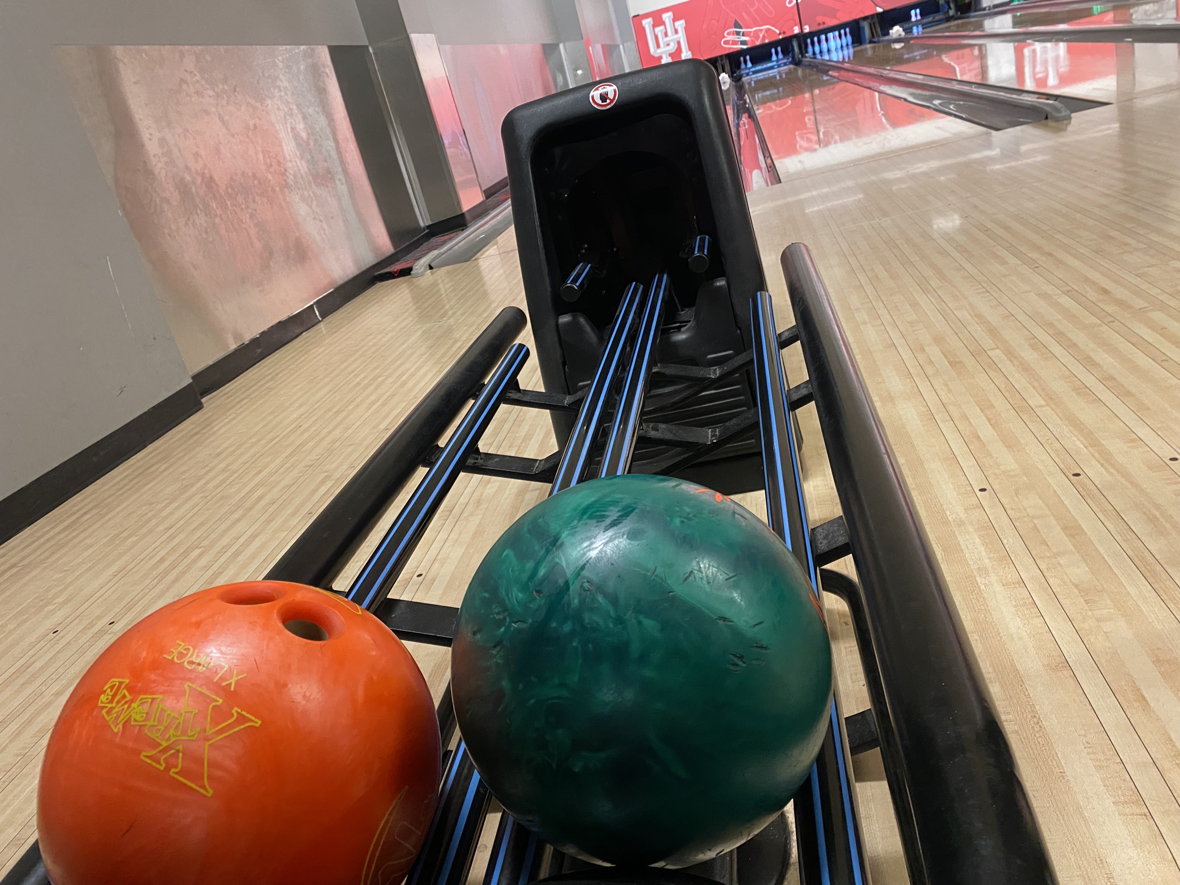 gameroom_bowlingballs.jpg